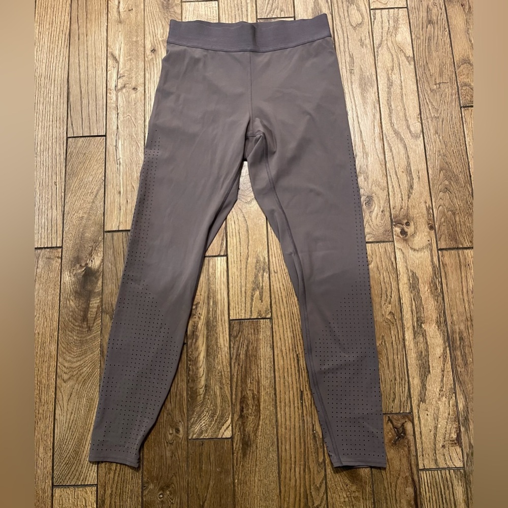 Lululemon Size 10 High-Rise Perforated SoulCycle Leggings Gray